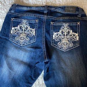 Embellished 12P ZCO Jeans with fleur de lis